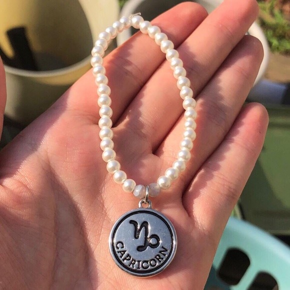 Capricorn Pearl Bracelet - Picture 1 of 1